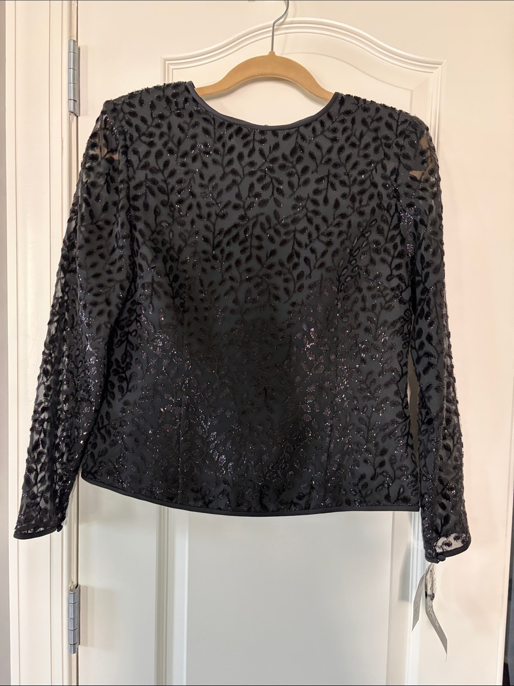 Kasper Black Long Sleeve Velvet Leaf Blouse With Sheer Sleeves Fully Lined